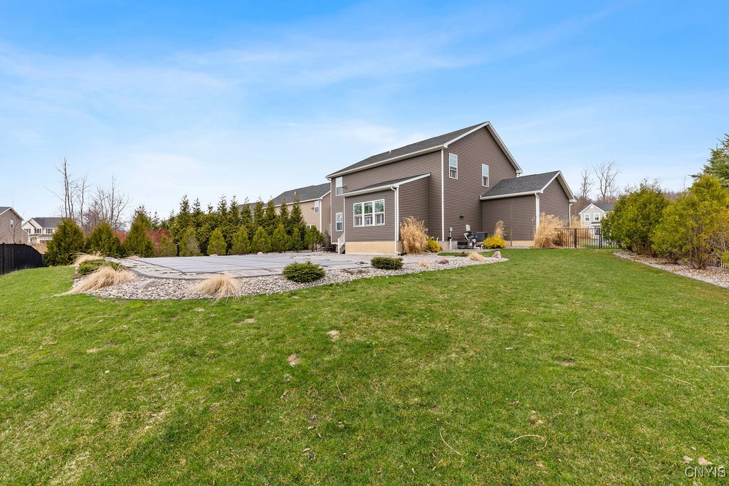 8490 Melo Circle Clay, NY 13041 - Photo 5 of 47