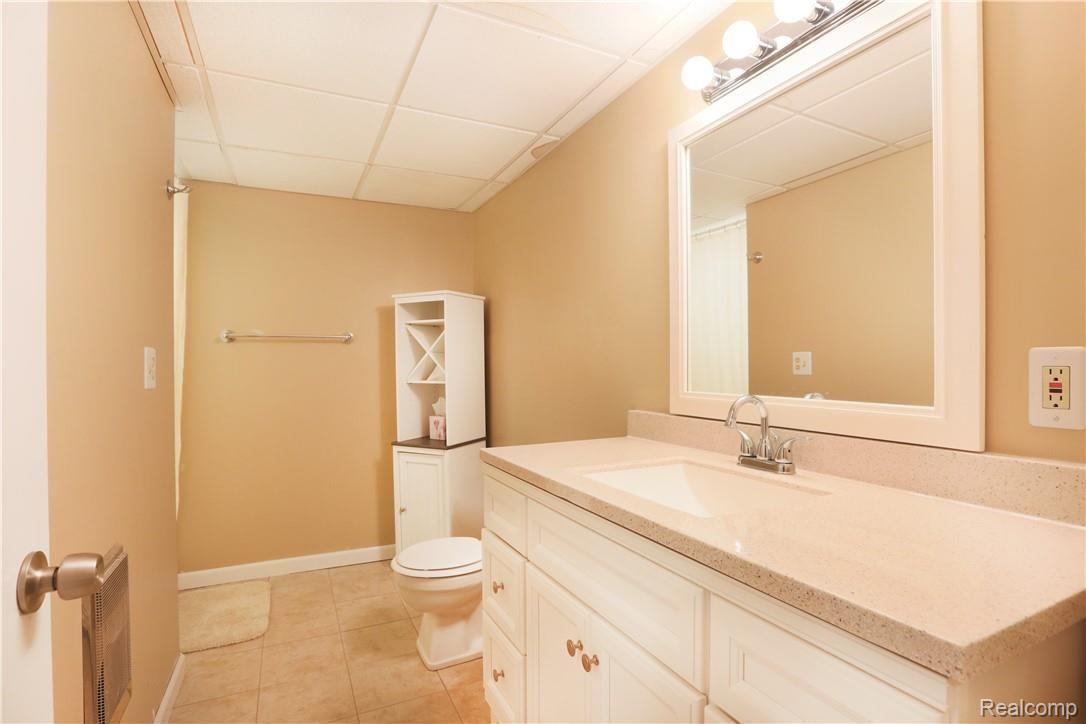 693 Bolinger Street Rochester, MI 48307 - Photo 15 of 21 0I0A2286.jpg