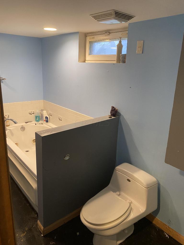 69 Marilla Road Columbus, OH 43207 - Photo 27 of 29 Master Bath