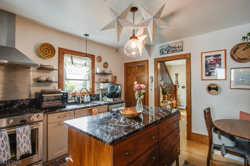 110 Lyons Place Springfield, NJ 07081 - Photo 7 of 22