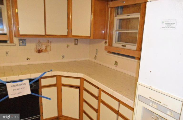11610 Emack Road Beltsville, MD 20705 - Photo 6 of 25 Kitchen