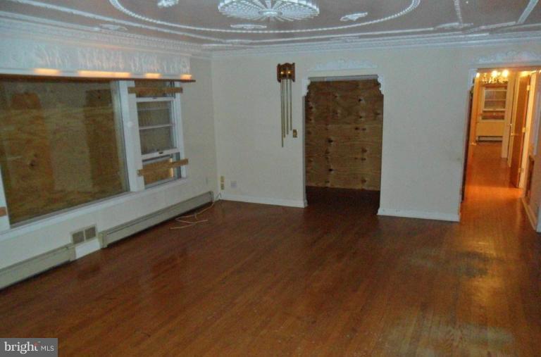 11610 Emack Road Beltsville, MD 20705 - Photo 10 of 25 Living Room