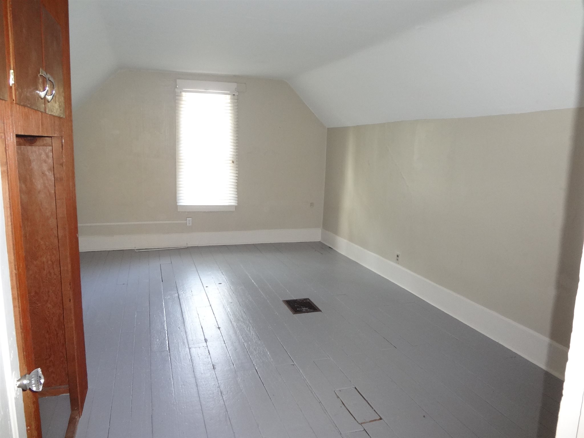 1200 Jefferson Street Rochester, IN 46975 - Photo 8 of 12
