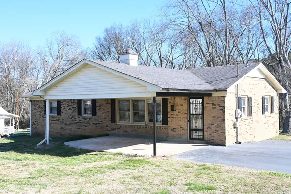 $245,000 | 109 2nd Avenue North, Loretto, TN 38469