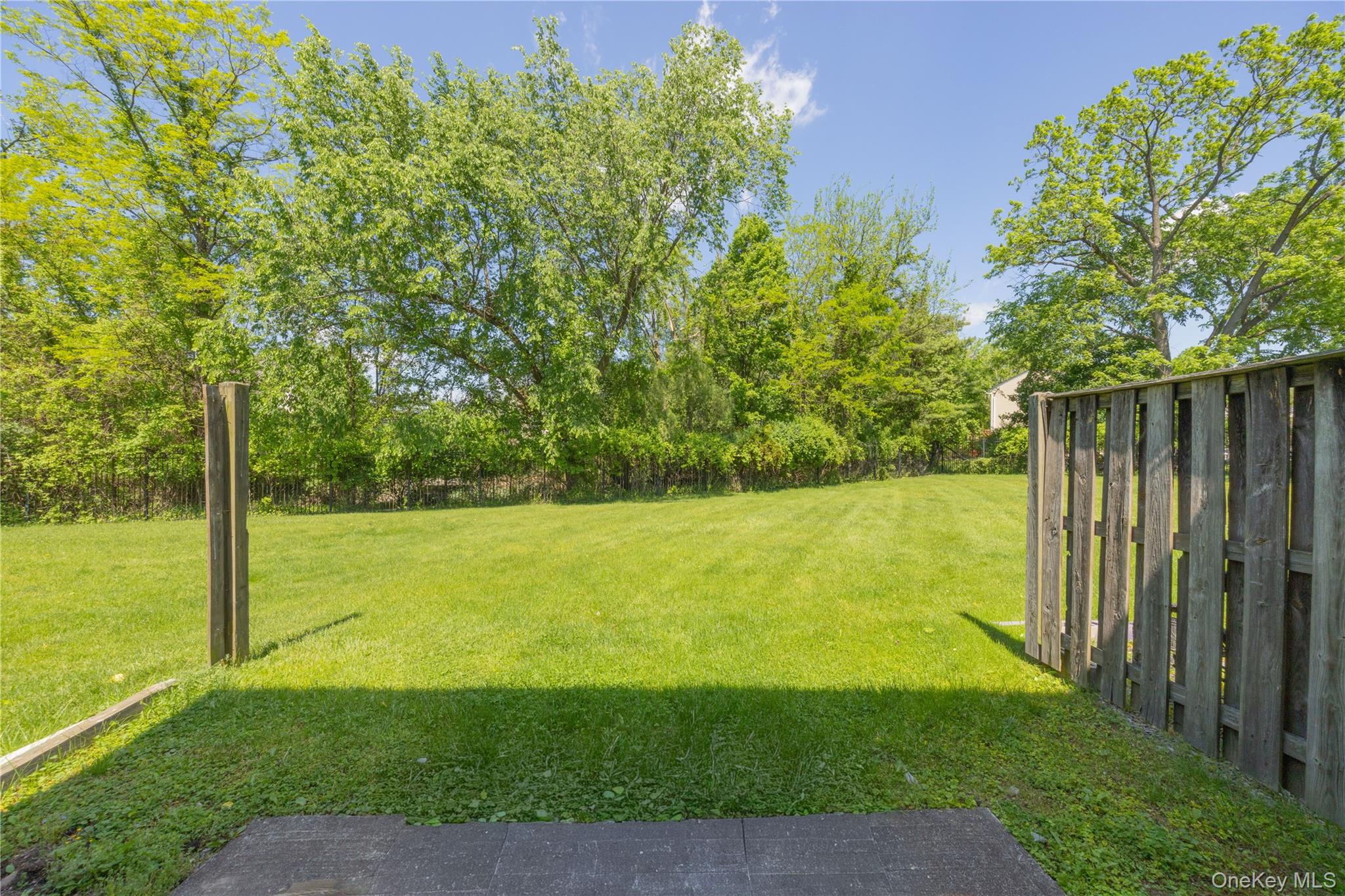 27 Creekside Circle Spring Valley, NY 10977 - Photo 8 of 9