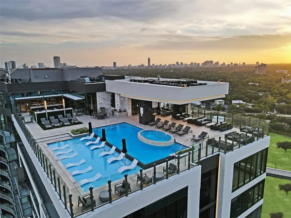 $8,885 | 811 Buffalo Pk Drive, Unit 2302, Houston, TX 77019