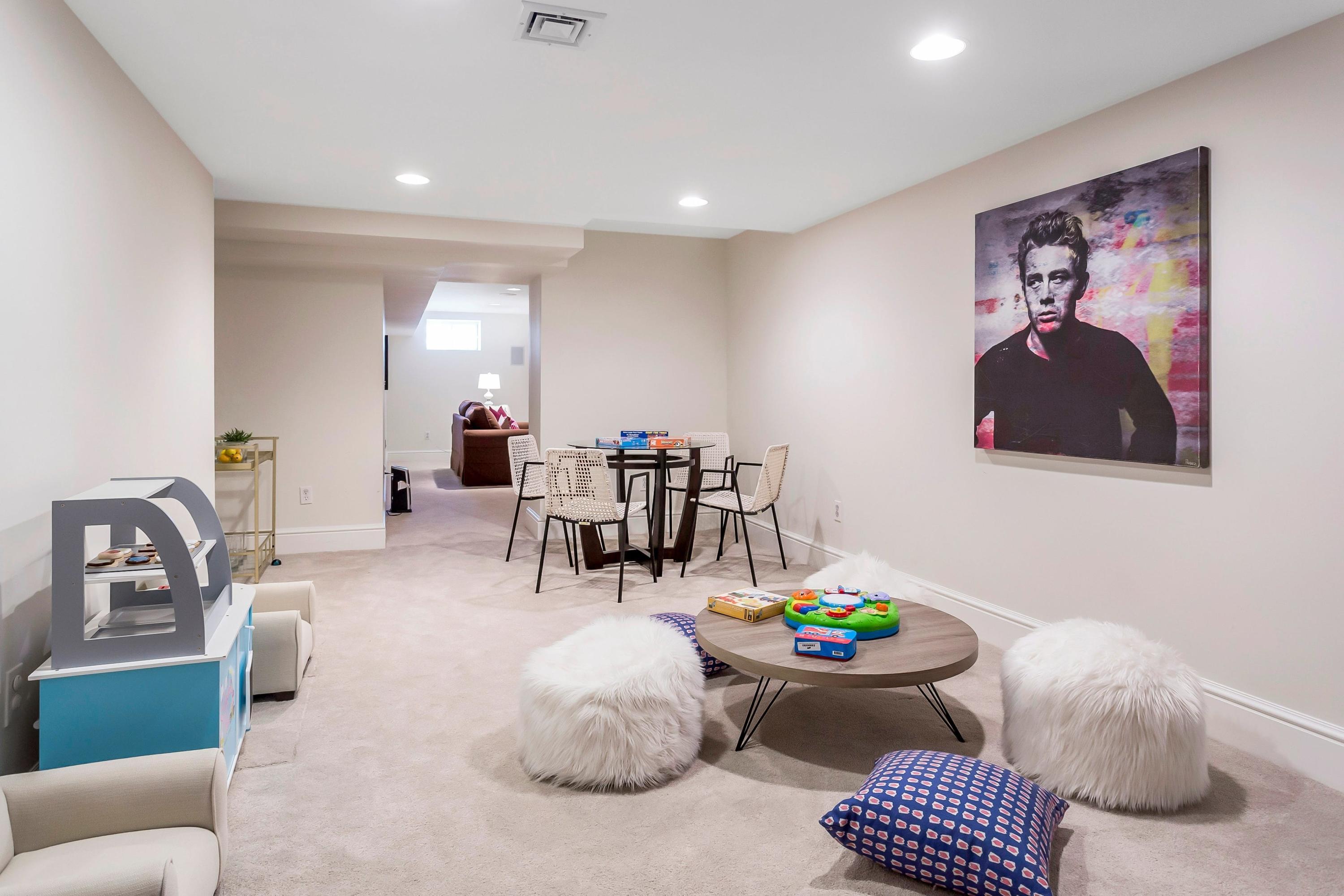 33 Briar Brae Road Darien, CT 06820 - Photo 27 of 37 a living room with furniture and wooden floor