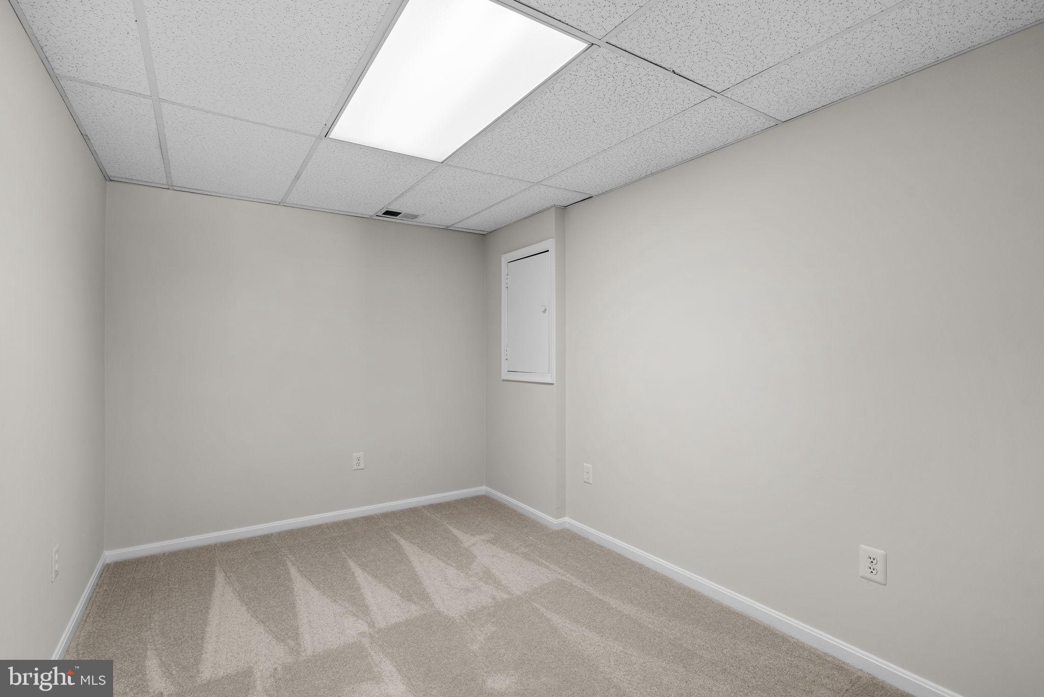 8 Seville Way Gaithersburg, MD 20878 - Photo 25 of 45 a view of empty room