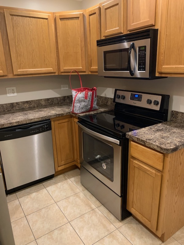 10640 Brooks Lane, Unit A7 Chicago Ridge, IL 60415 - Photo 3 of 6 Gallery Image 3