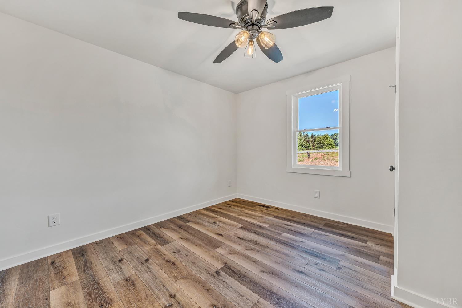1460 White House Road Moneta, VA 24121 - Photo 18 of 25 Gallery Image 18
