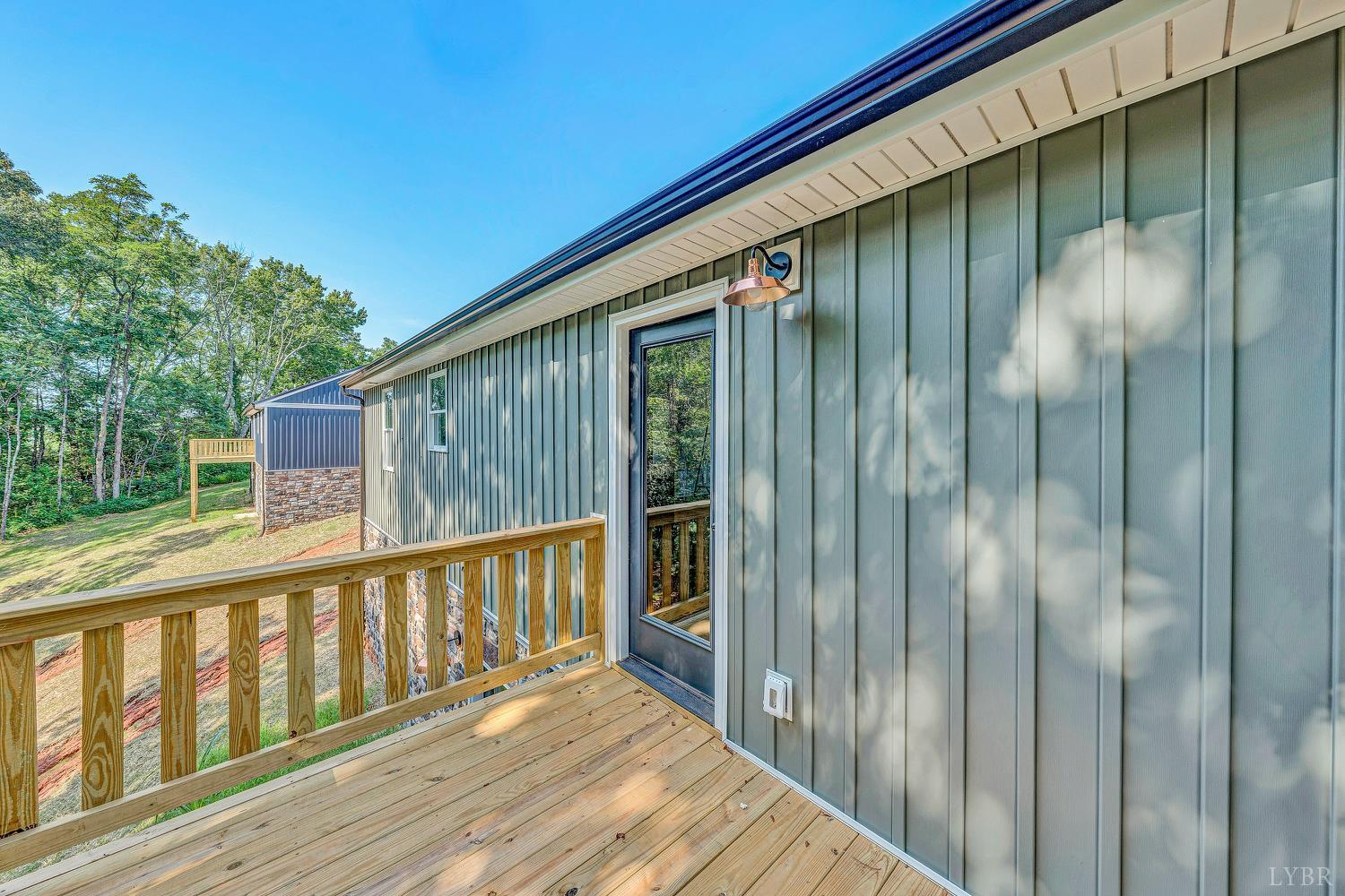 1460 White House Road Moneta, VA 24121 - Photo 24 of 25 Gallery Image 24