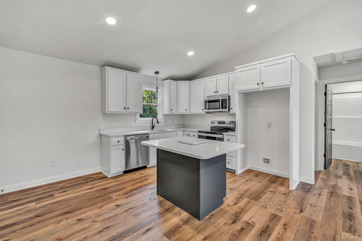 1460 White House Road Moneta, VA 24121 - Photo 8 of 25 Gallery Image 8