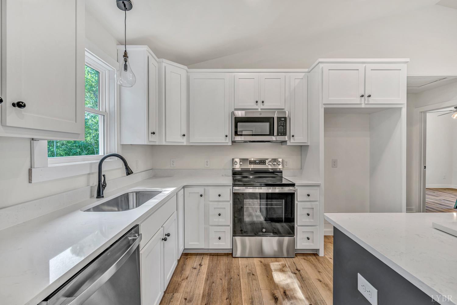 1460 White House Road Moneta, VA 24121 - Photo 9 of 25 Gallery Image 9