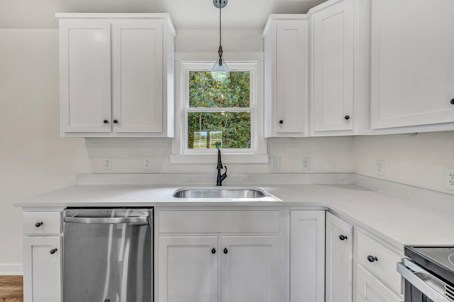 1460 White House Road Moneta, VA 24121 - Photo 10 of 25 Gallery Image 10