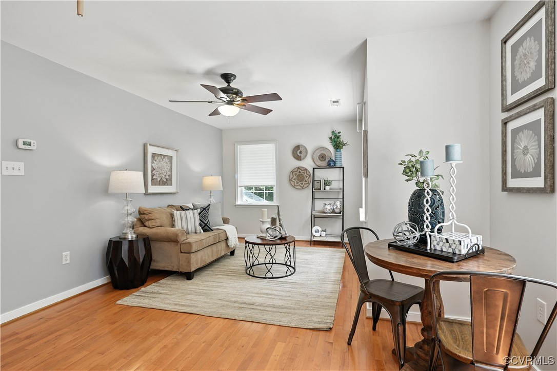 4290 Three Chopt Road Gum Spring, VA 23065 - Photo 28 of 32 a living room with furniture