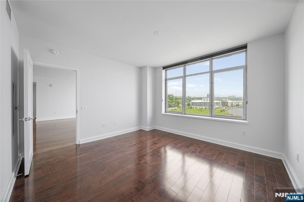 8100 River Road, Unit 915 North Bergen, NJ 07047 - Photo 15 of 39