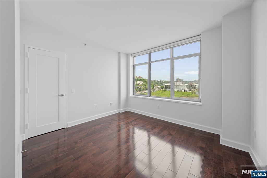 8100 River Road, Unit 915 North Bergen, NJ 07047 - Photo 22 of 39