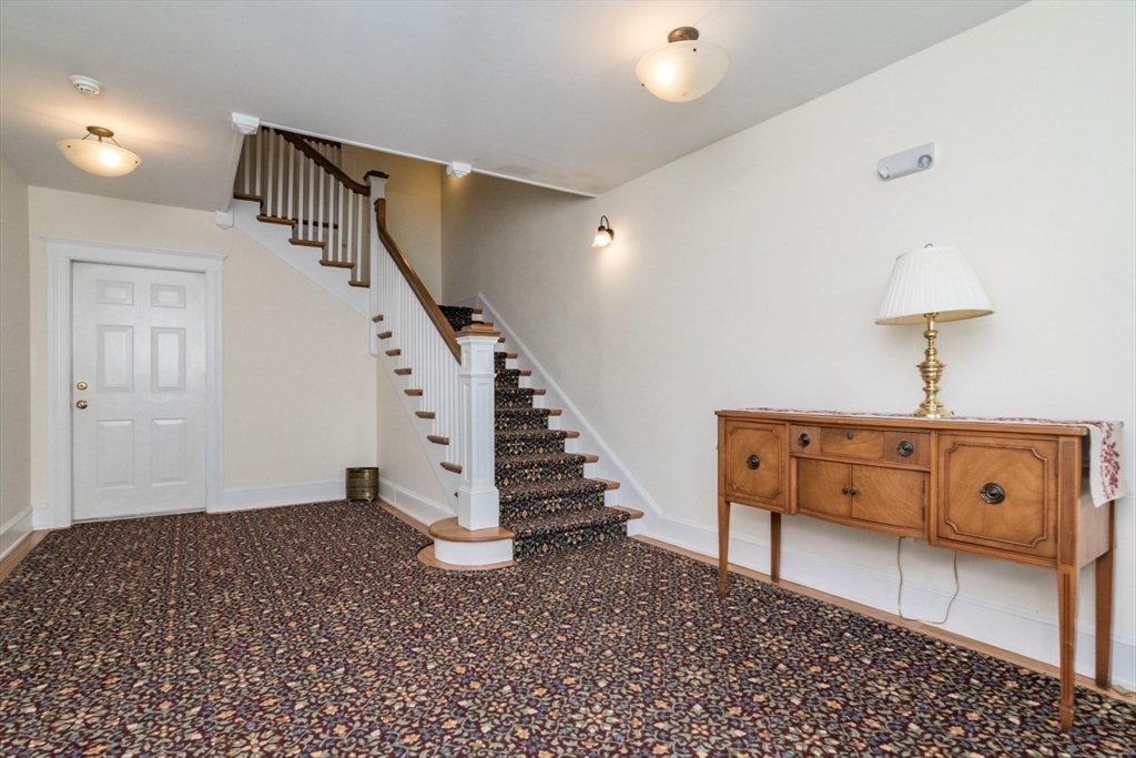 88 Round Hill Road, Unit 2 Northampton, MA 01060 - Photo 6 of 38
