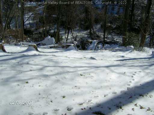 108 McGovran Road Charleston, WV 25314 - Photo 7 of 8 Yard/Garden.