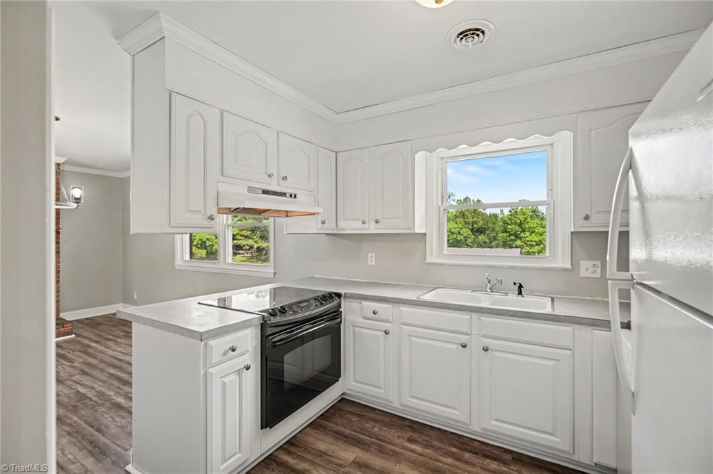 6025 Skylark Road Pfafftown, NC 27040 - Photo 13 of 24 Gallery Image 13