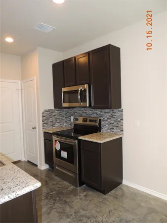 $1,275 | 615 Hayman Street, Huntsville, TX 77340