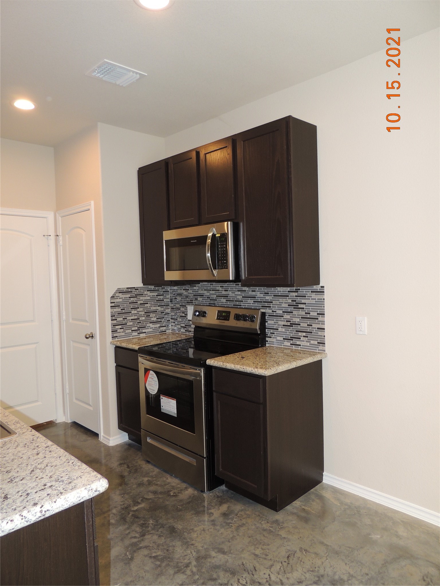615 Hayman Street Huntsville, TX 77340 - Photo 13 of 30