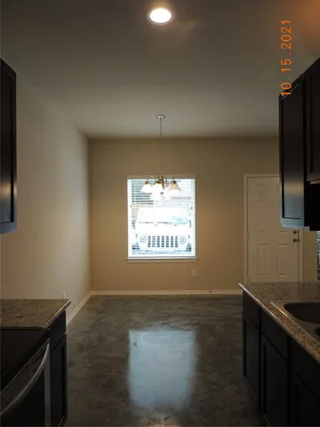 $1,275 | 615 Hayman Street, Huntsville, TX 77340