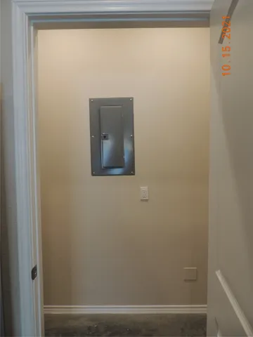 $1,275 | 615 Hayman Street, Huntsville, TX 77340