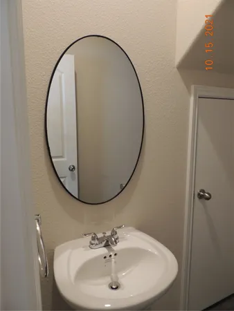 $1,275 | 615 Hayman Street, Huntsville, TX 77340