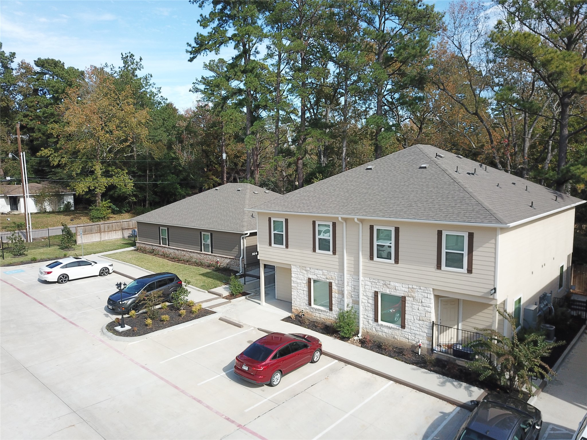 615 Hayman Street Huntsville, TX 77340 - Photo 2 of 30