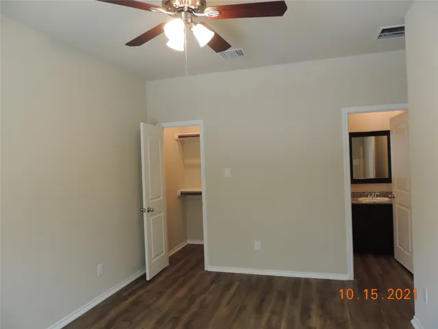 $1,275 | 615 Hayman Street, Huntsville, TX 77340