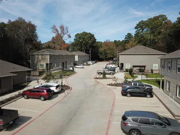 $1,275 | 615 Hayman Street, Huntsville, TX 77340