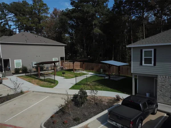 $1,275 | 615 Hayman Street, Huntsville, TX 77340