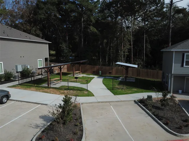 $1,275 | 615 Hayman Street, Huntsville, TX 77340