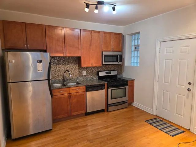 $1,300 | 5902 West Madison Street, Unit 3, Chicago, IL 60644