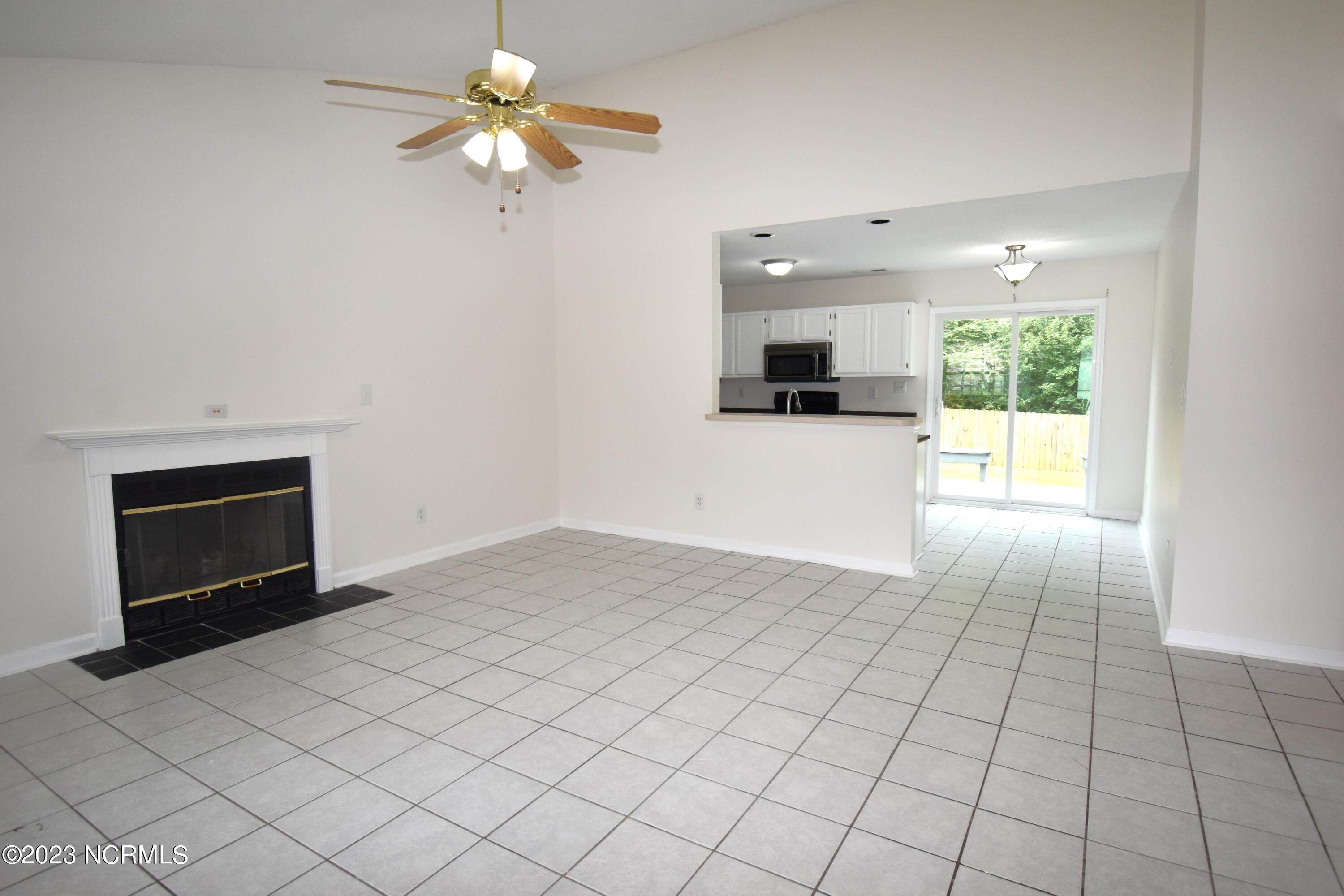 279 Parnell Road Hubert, NC 28539 - Photo 4 of 25 DSC_0404 - Copy