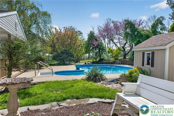 $750,000 | 1135 Myrtle Road, Walnutport, PA 18088