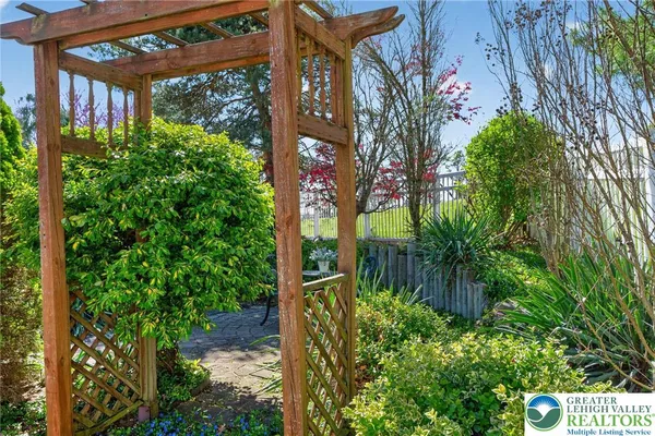 $750,000 | 1135 Myrtle Road, Walnutport, PA 18088