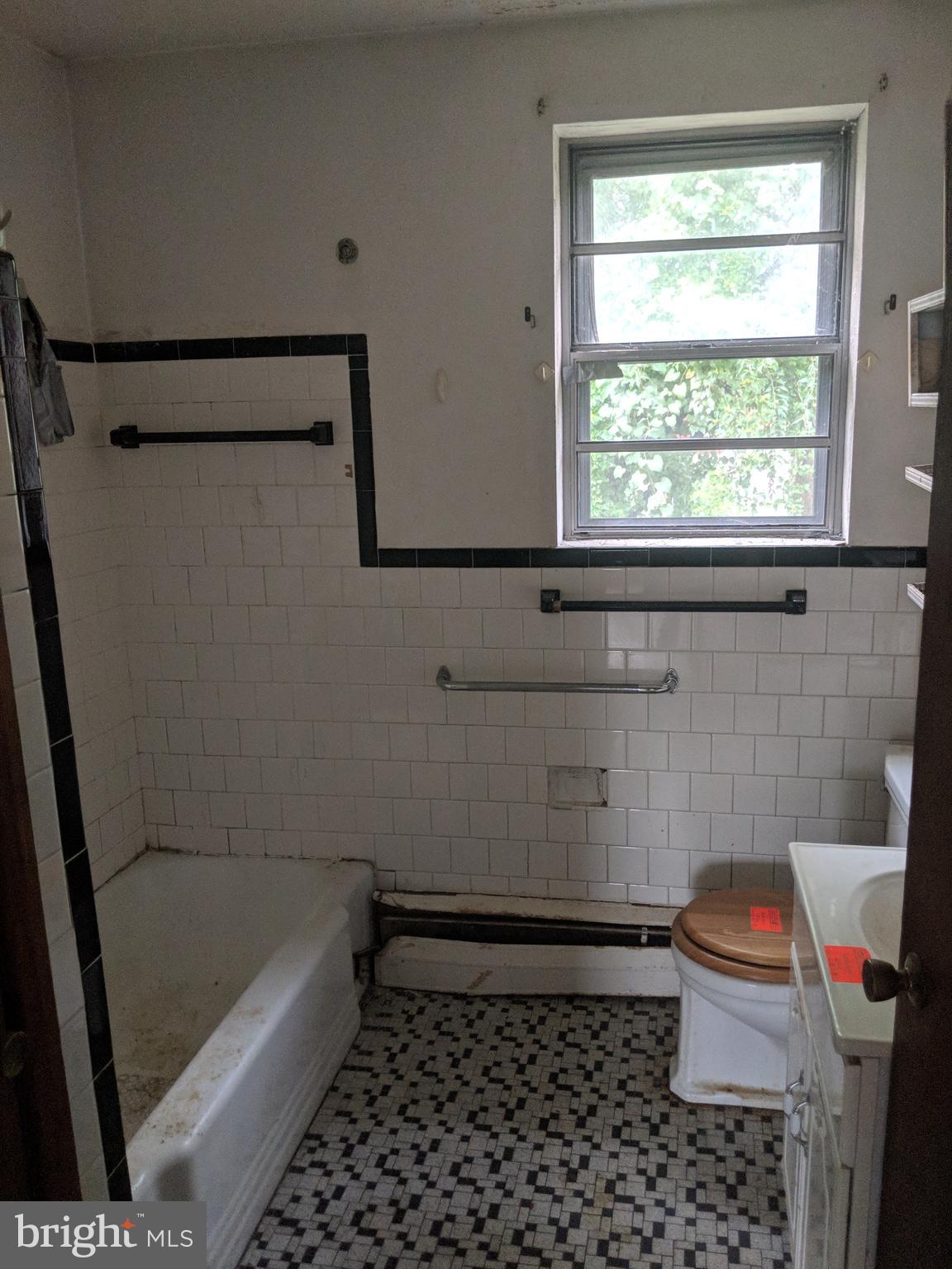 7305 Manchester Road Baltimore, MD 21222 - Photo 14 of 30 Bathroom