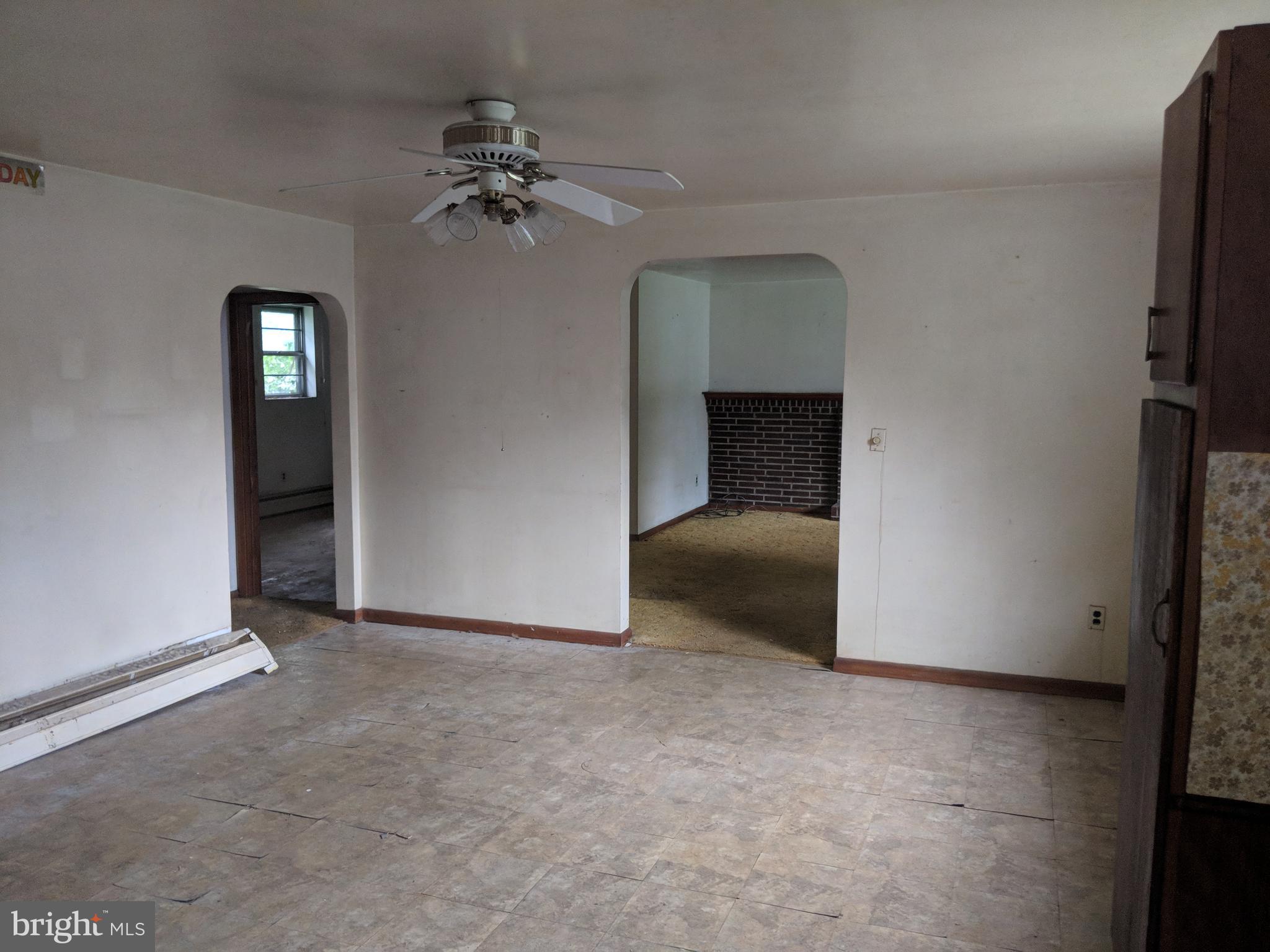 7305 Manchester Road Baltimore, MD 21222 - Photo 5 of 30 Dining Room and Kitchen