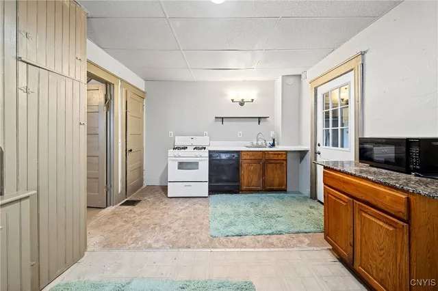 $169,000 | 144-146 Woodlawn Avenue, Auburn, NY 13021