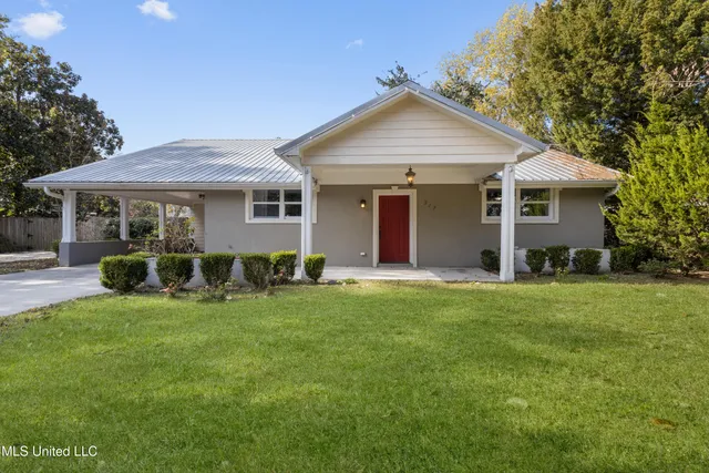 $869,000 | 517 Martin Avenue, Ocean Springs, MS 39564