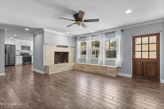 $869,000 | 517 Martin Avenue, Ocean Springs, MS 39564