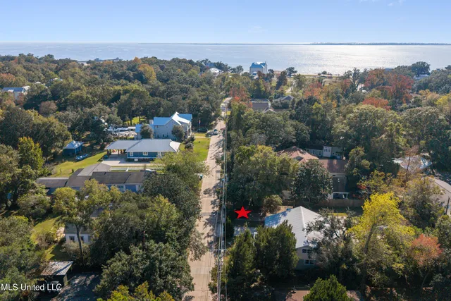 $869,000 | 517 Martin Avenue, Ocean Springs, MS 39564