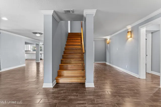 $869,000 | 517 Martin Avenue, Ocean Springs, MS 39564