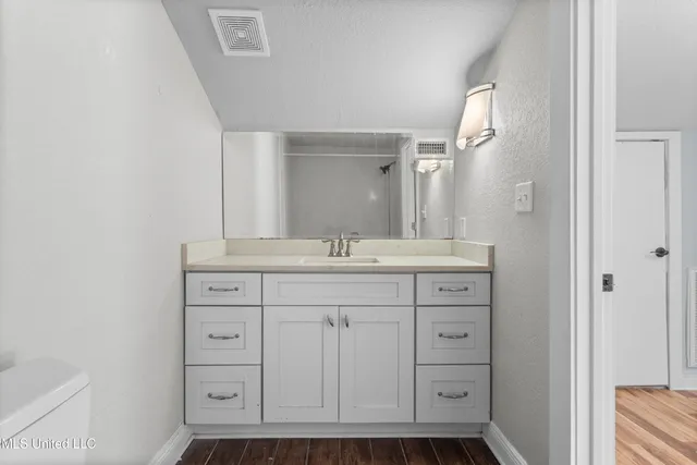 $869,000 | 517 Martin Avenue, Ocean Springs, MS 39564