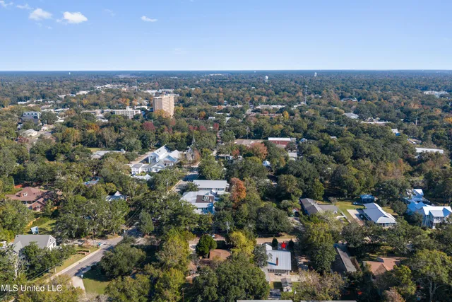 $869,000 | 517 Martin Avenue, Ocean Springs, MS 39564