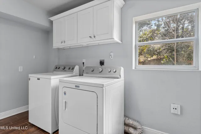 $869,000 | 517 Martin Avenue, Ocean Springs, MS 39564