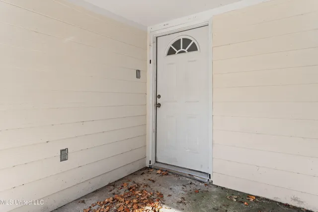 $869,000 | 517 Martin Avenue, Ocean Springs, MS 39564