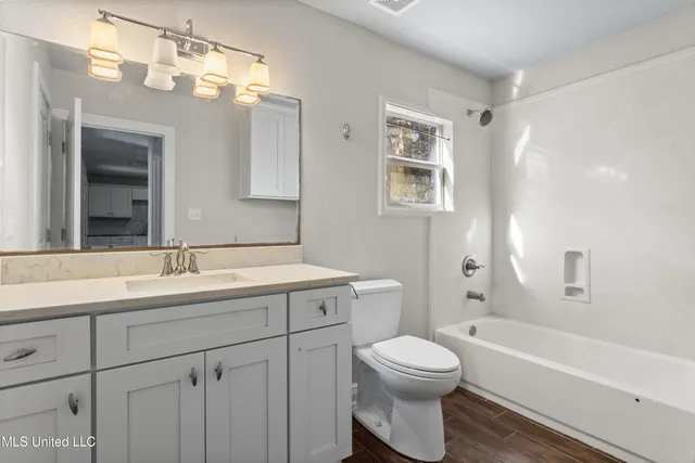 $869,000 | 517 Martin Avenue, Ocean Springs, MS 39564